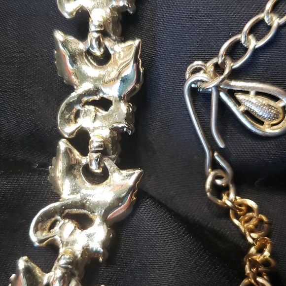 Gold & Pearl choker necklace w leaves - Picture 10 of 11